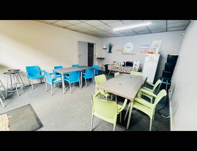 1,276M² OFFICE FOR SALE IN HATFIELD